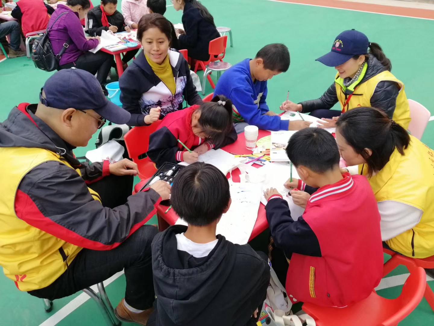 当地驻村扶贫队参与到儿童保护中.jpg 当地驻村扶贫队参与到儿童保护中.jpg